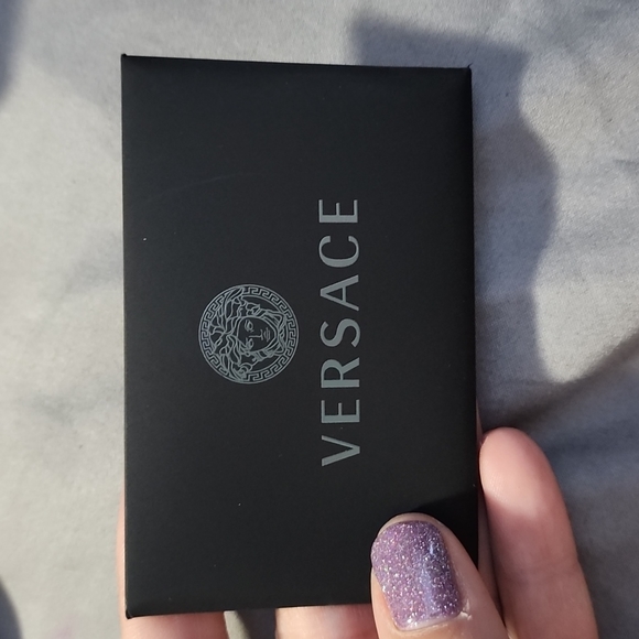 NWT AUTHENTIC VERSACE MEDUSA NECKLACE - Picture 4 of 16